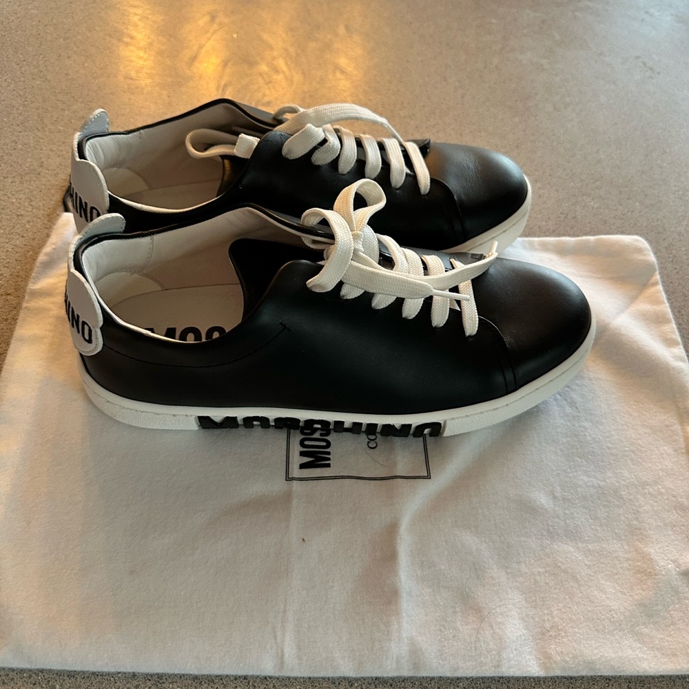 Moschino black&white sneakers